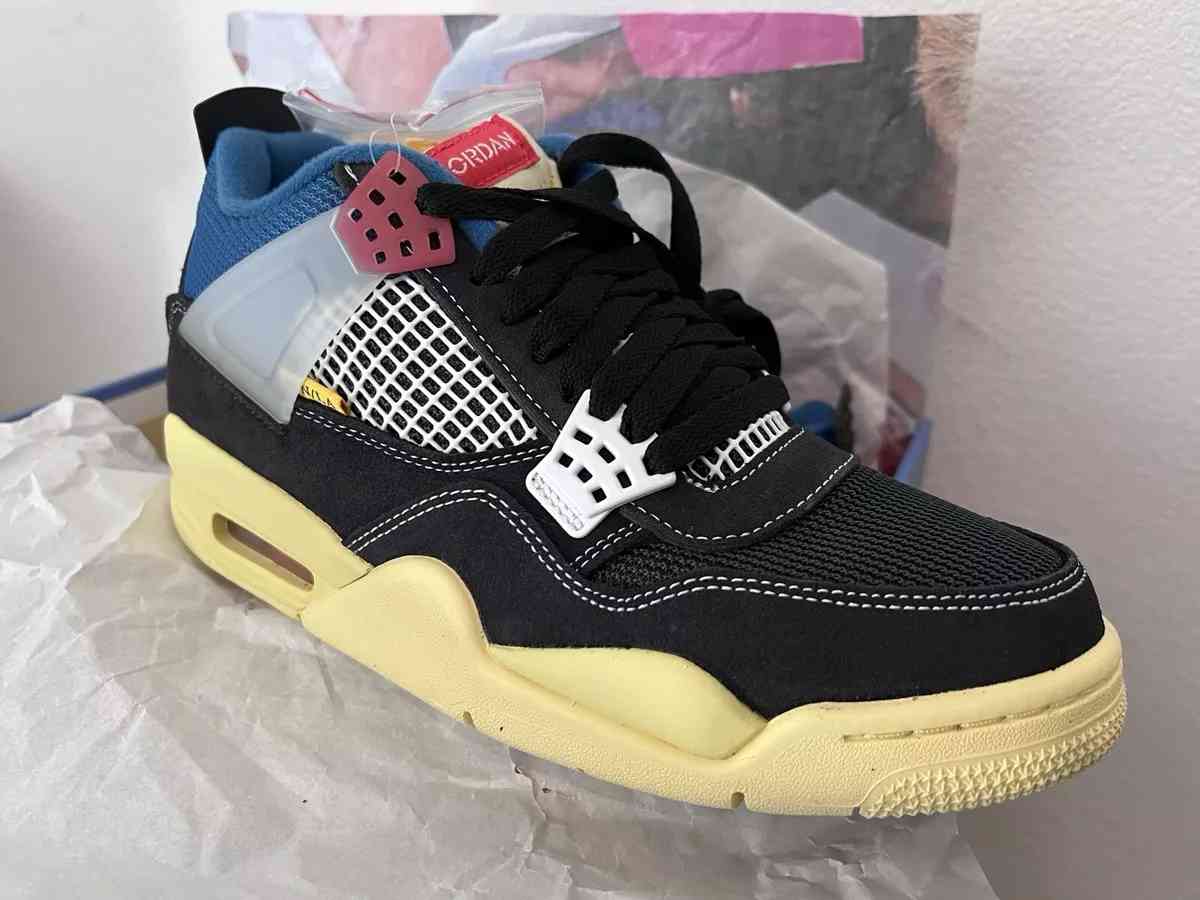 Jordan 4s x Union Off Noir