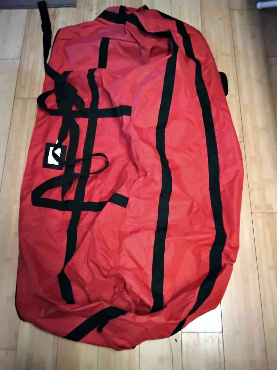 car traveling rooftop bag