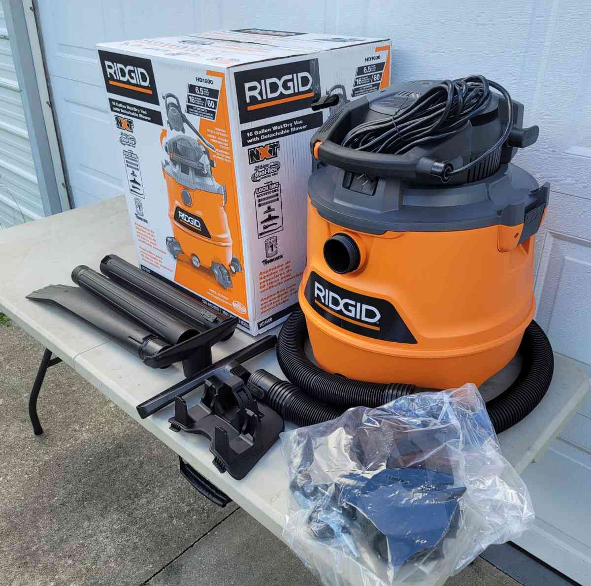 Ridgid 16 Gallon Wet Dry Vac with Detachable Blower