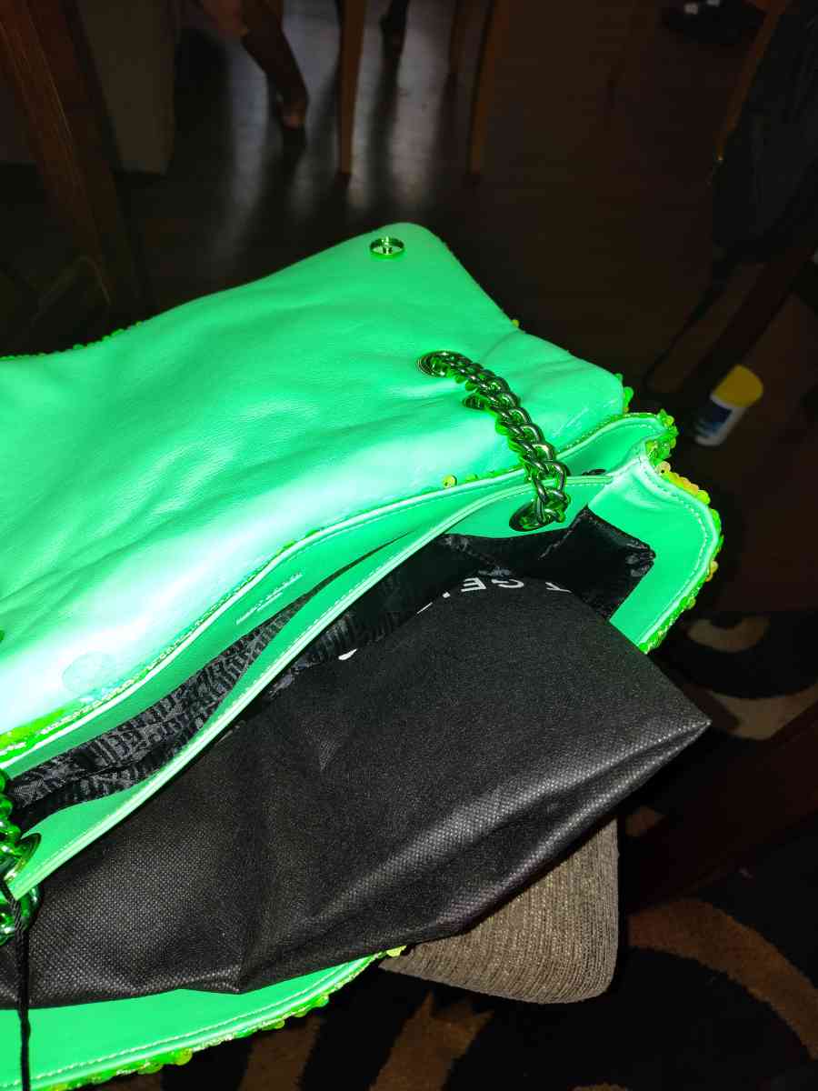 sequin XXL Kensington green made by Kurt Geiger