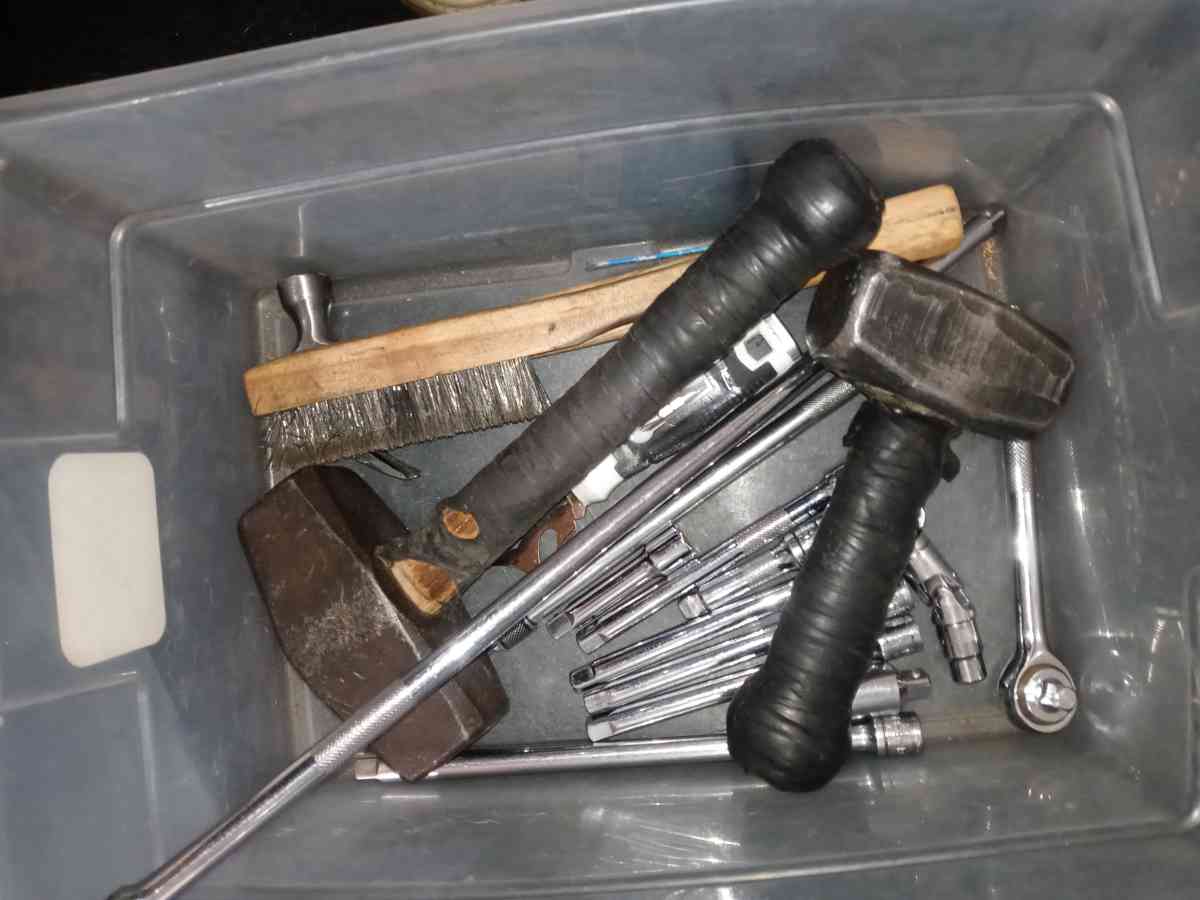 mechanic tools and AC equipment