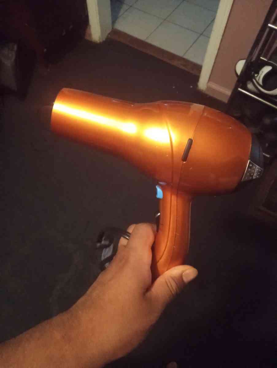 blow dryer