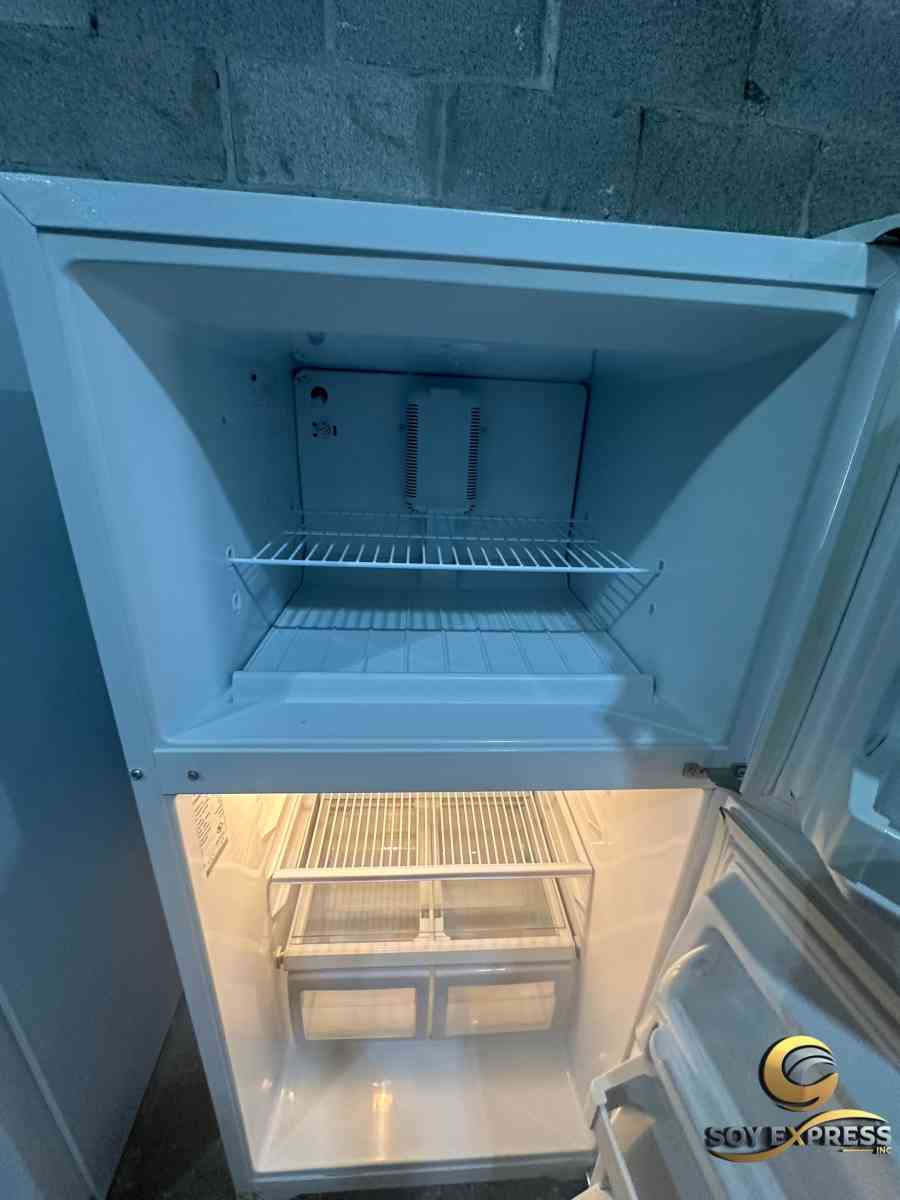 Haier refrigerator top and bottom 28W