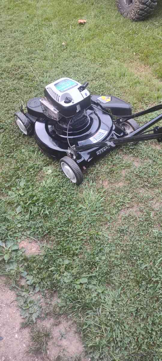 Self propelled lawnmower