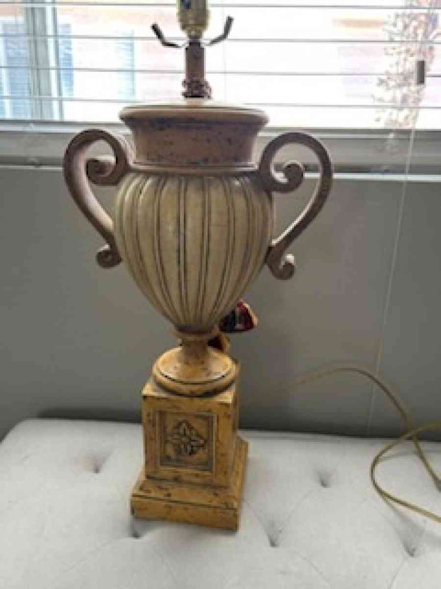 very nice old vintage lamp