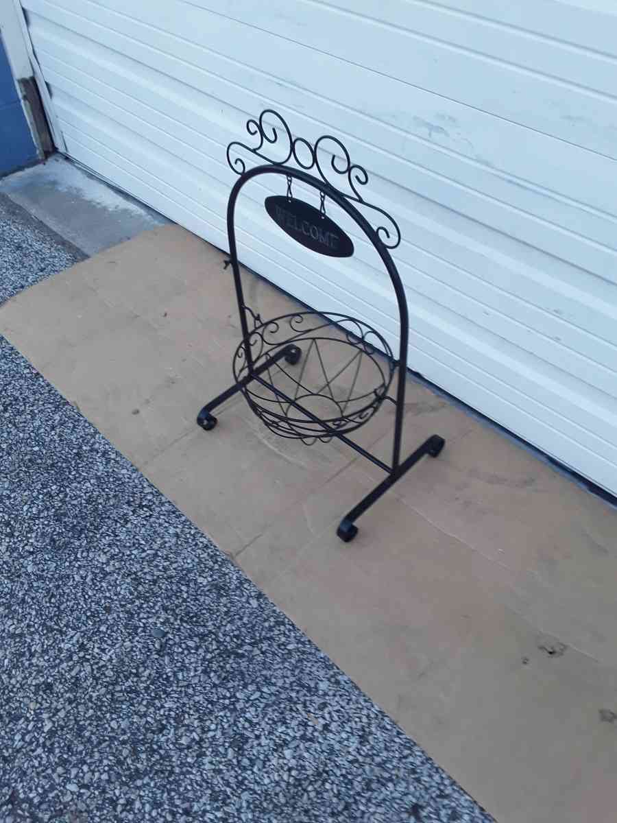 Nice Black Welcome Swing  Planter All Steel Like New