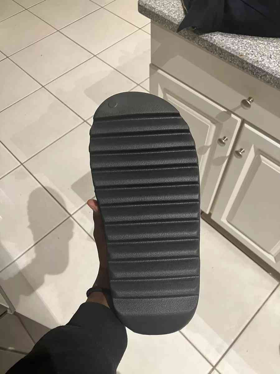 Yeezy Slides Dark Onyx all sizes