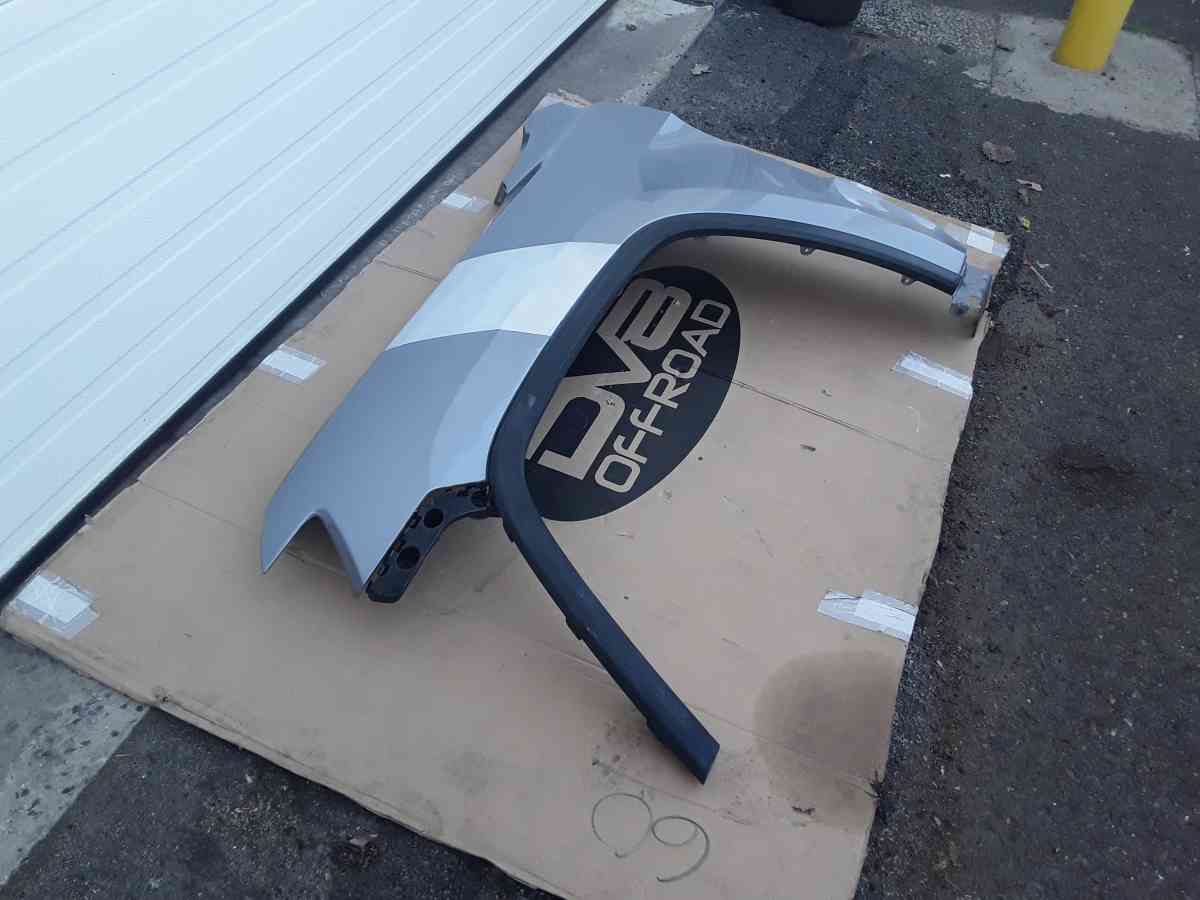 2015 Jeep Cherokee Limited left Front Fender OEM Like New