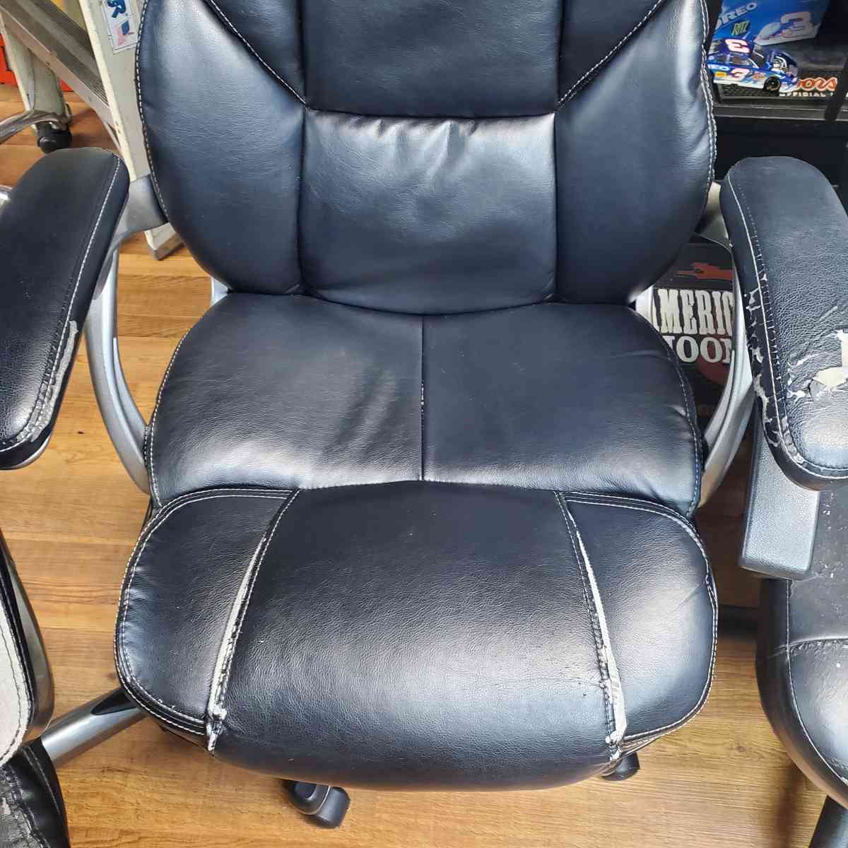 Office Chairs  4 Black And 1 Tan