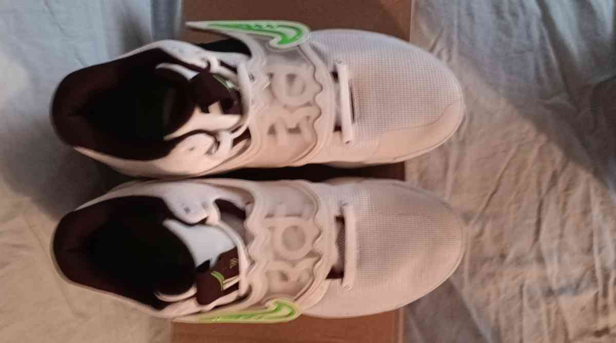 brand new in box size 10