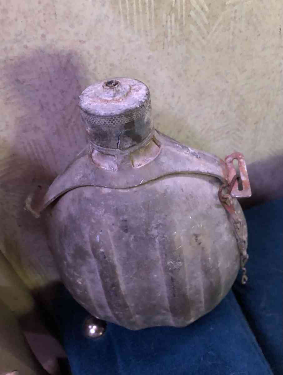 Vintage 1915 to 1918 Water Canteen