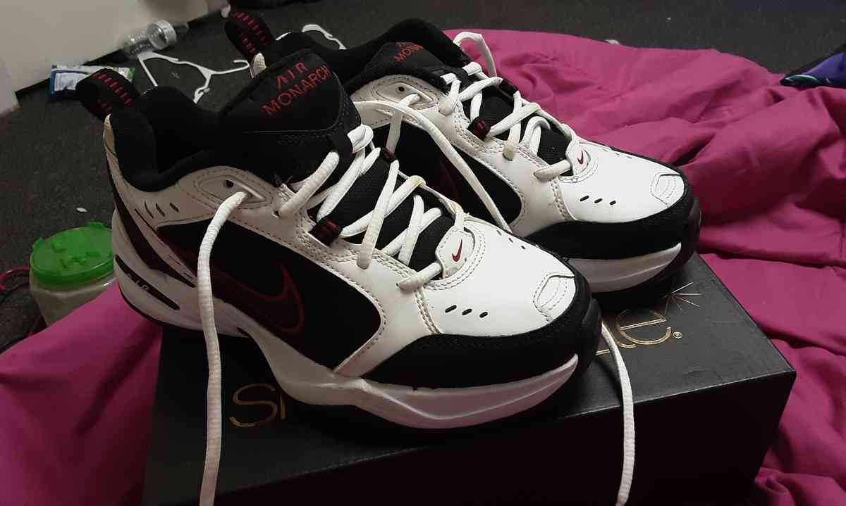 Nike Air Monarch