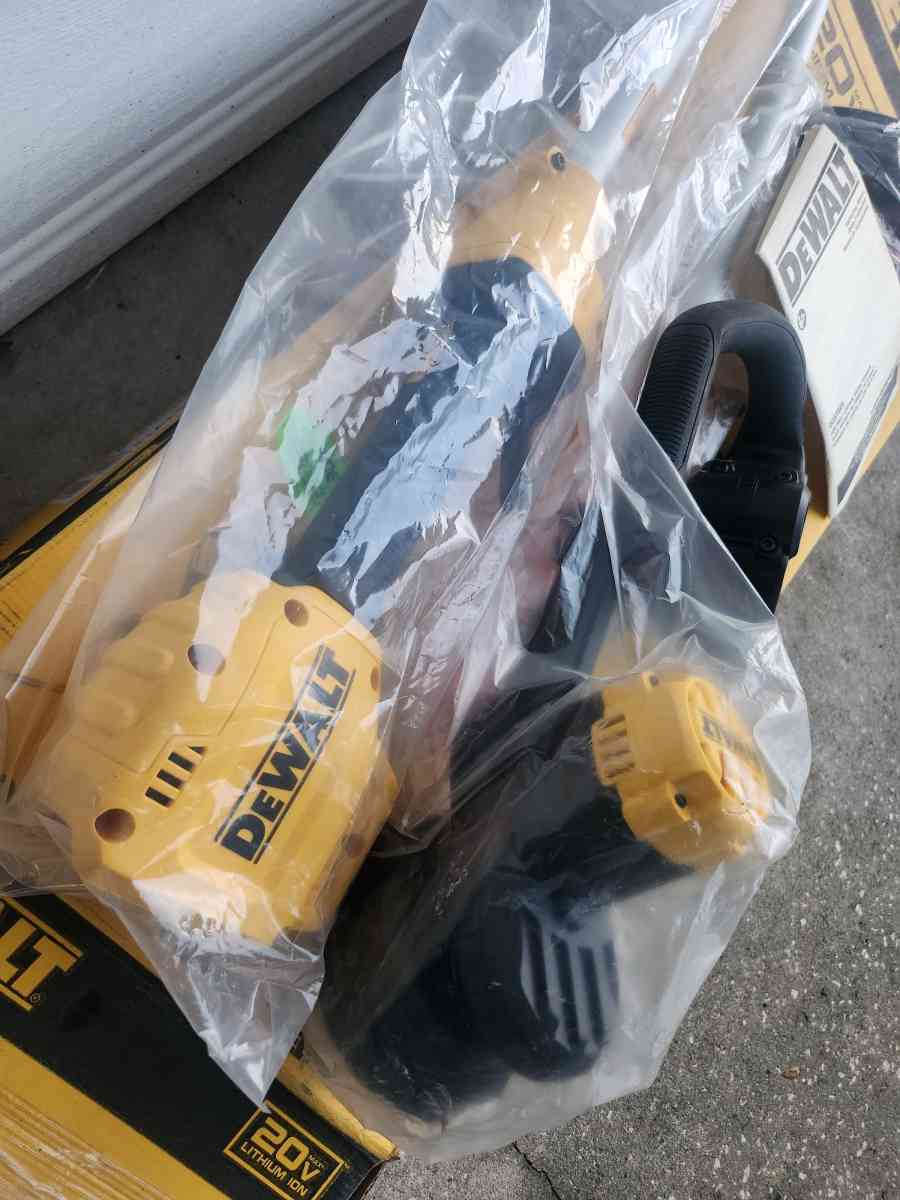 Dewalt 20v String Trimmer Kit BRAND NEW