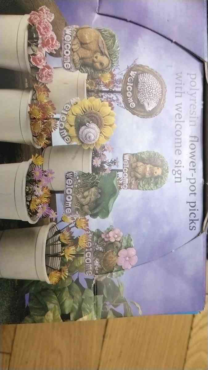 welcome signs for your front yard of a house