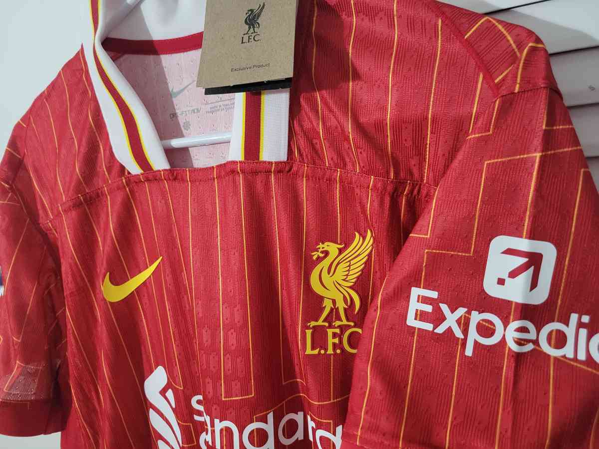 Liverpool 2025 Player Version Size L XL  Chiesa