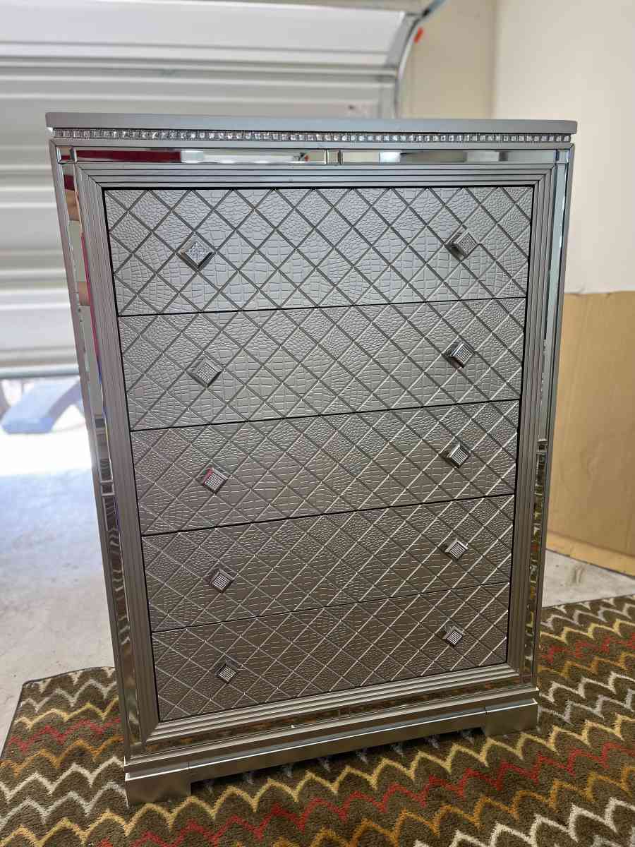 Queen size bedroom set