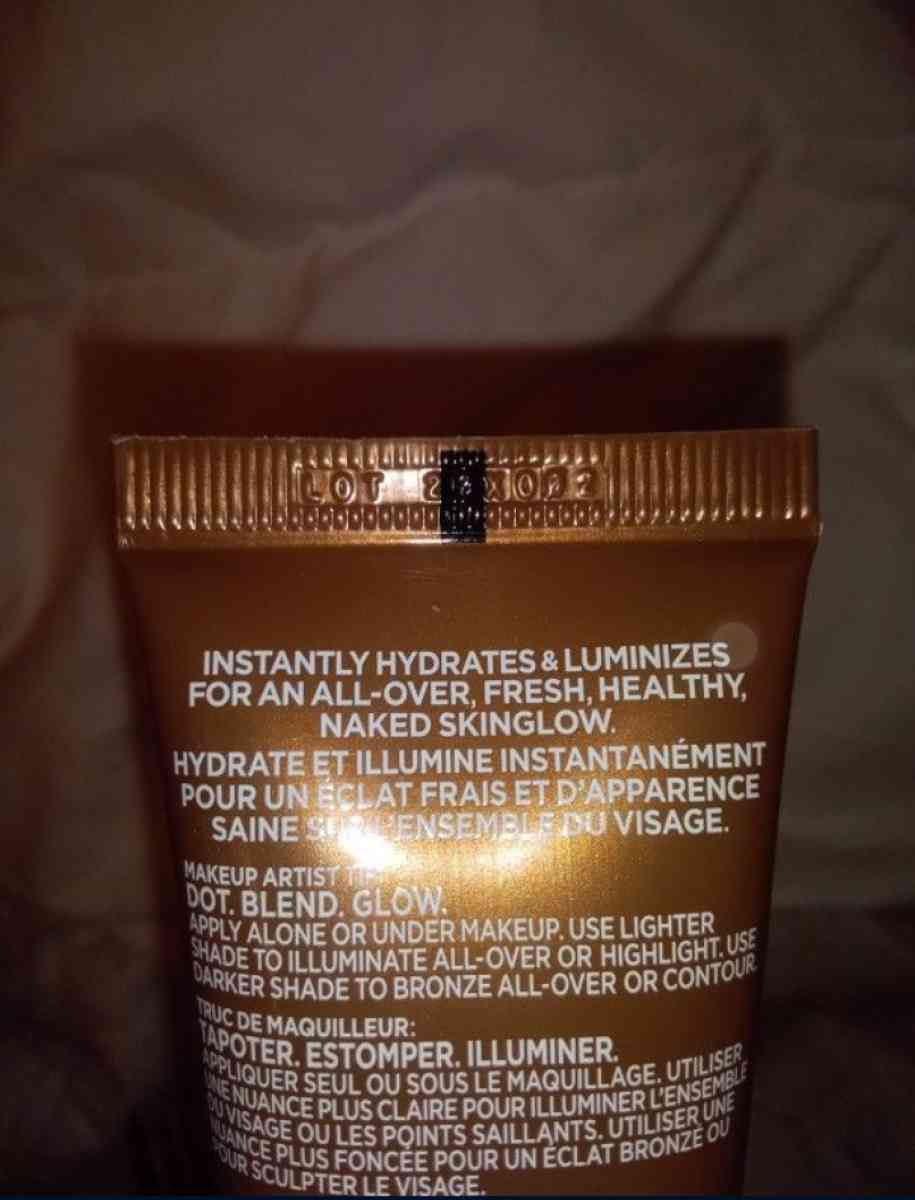 LOreal Lumi True Match Glotion 904