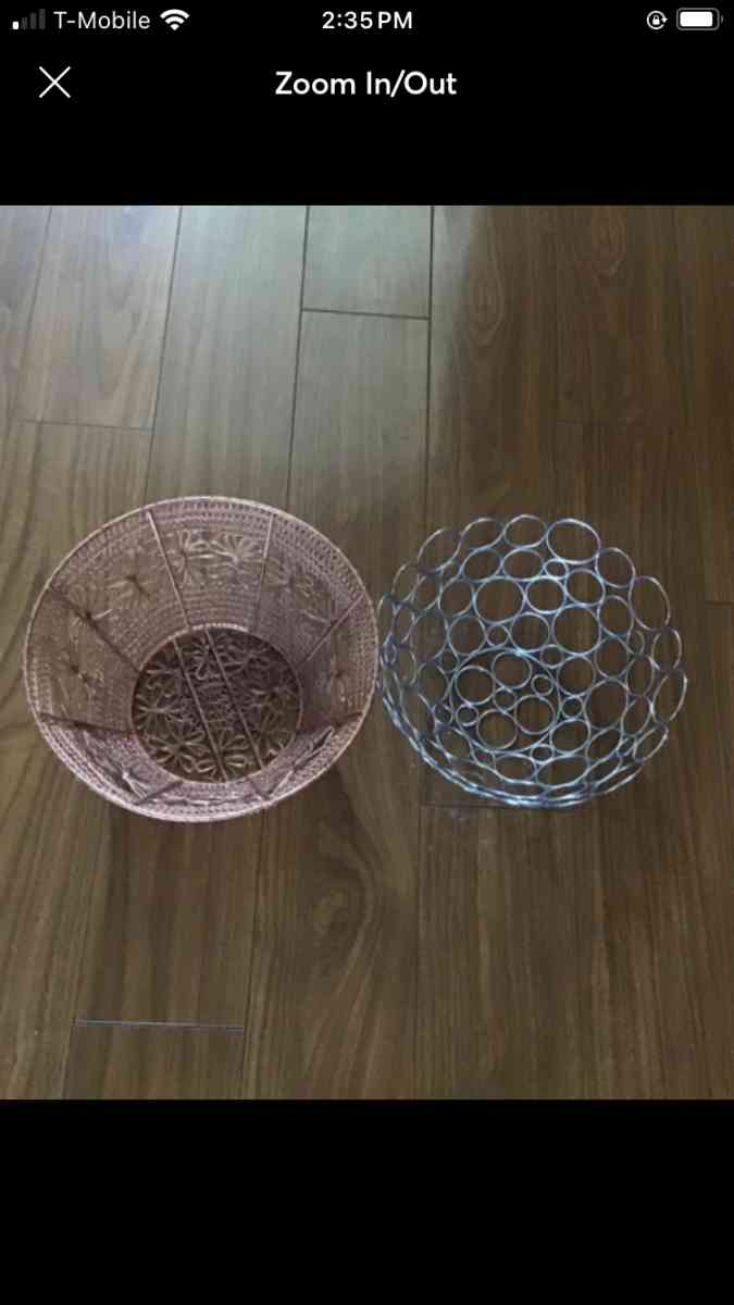 Two fruits or veggies baskets