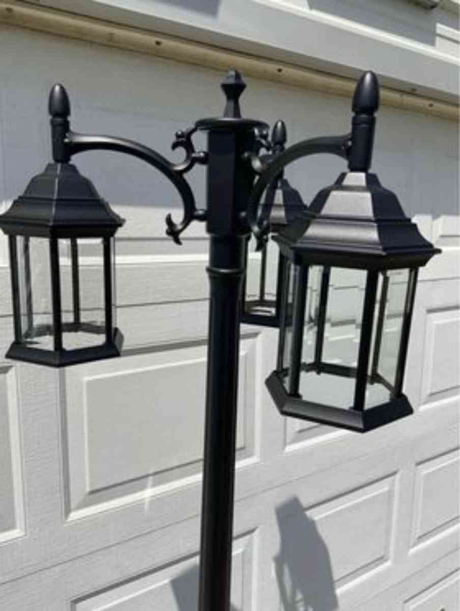 Harbor Breeze 3 Light Lamp Post