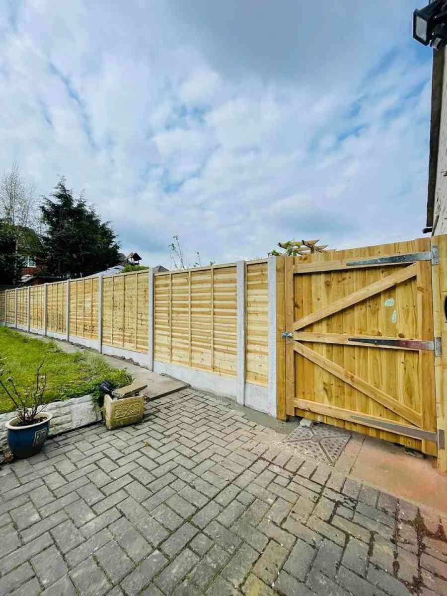 fencing vinyl and Wood