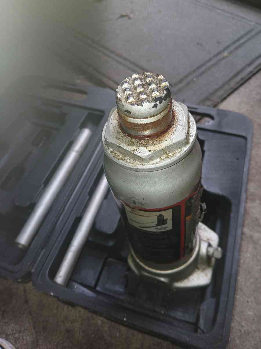 VTG Mack Hydraulics 6 Ton Bottle Jack 12000 Lb Capacity No 9