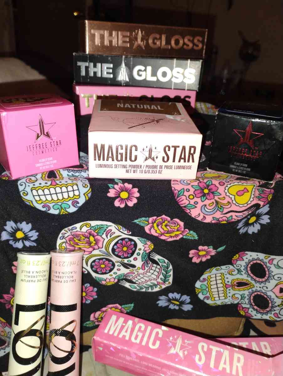 Brand name Makeup for the Low Jeffrey Star Mac Anastasia