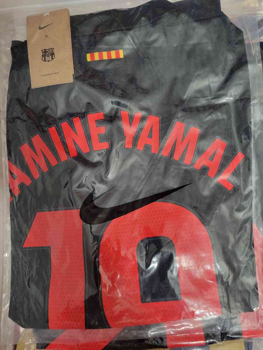 FC Barcelona Jersey Soccer Player Version Size L Lamine Yama