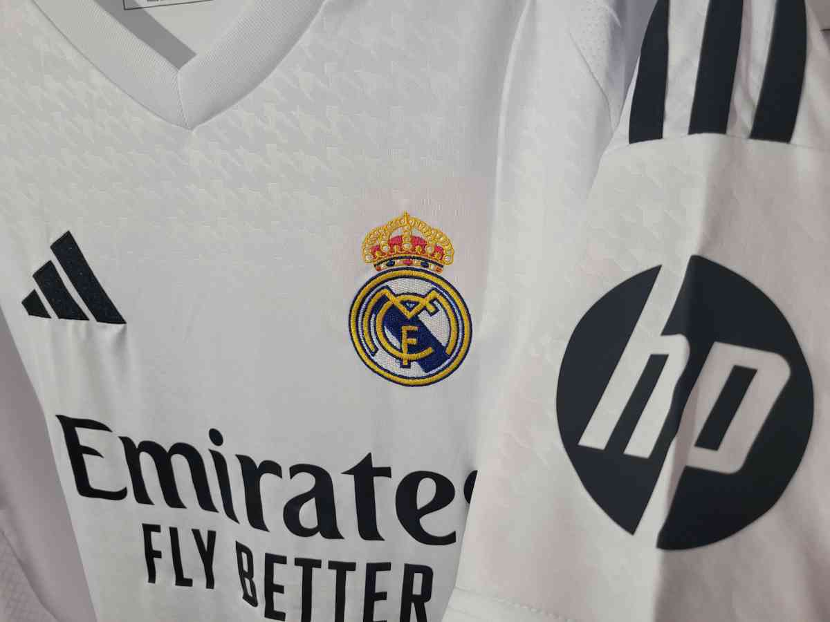 Real Madrid Jersey Soccer 2025 Fan Version Size XL Bellighan