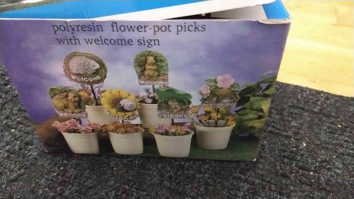 welcome signs for your front yard of a house