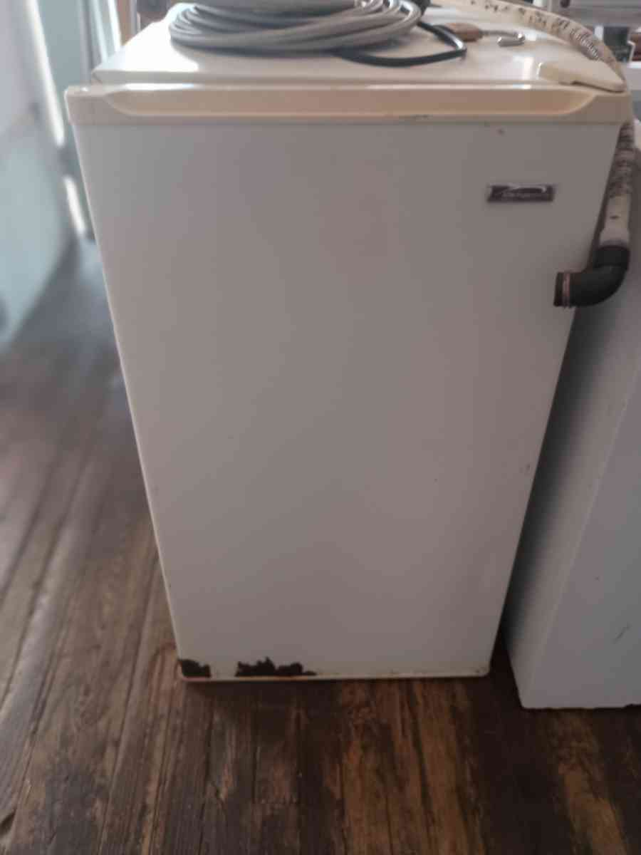 Kenmore mini fridge has been tested works fine in fair condi