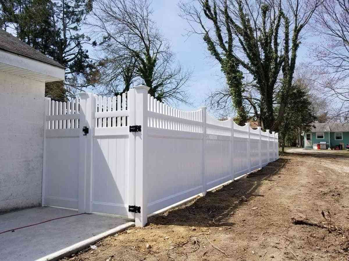 fencing vinyl and Wood