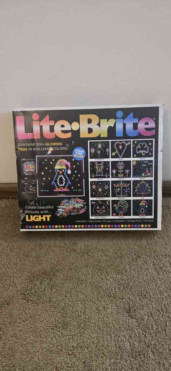 Basic Fun Hasbro Lite Brite 255 Piece Art Set