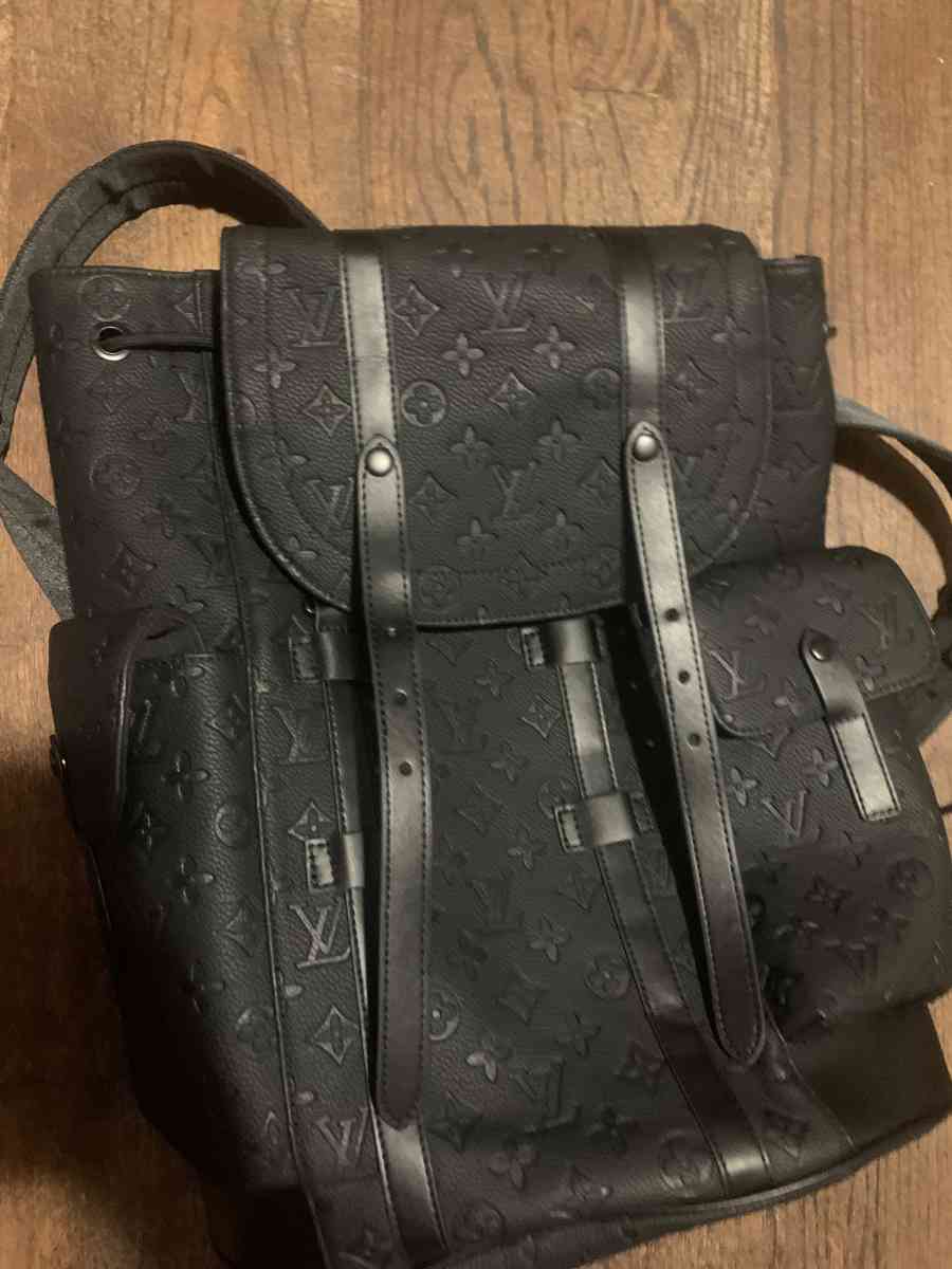 LV BOOKBAG