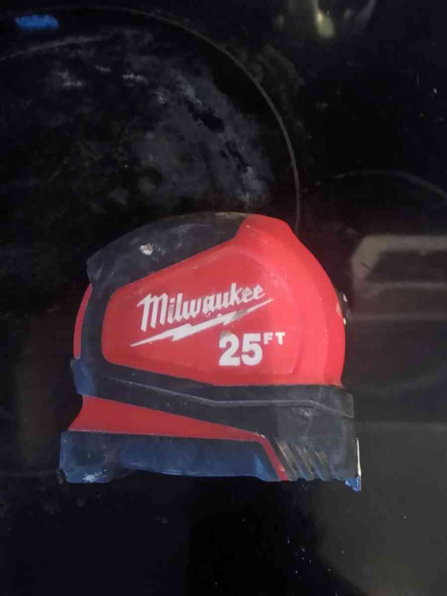 Milwaukee 25ft tape measure