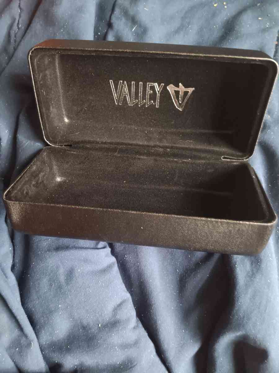 eyeglass cases all a dollar a piece