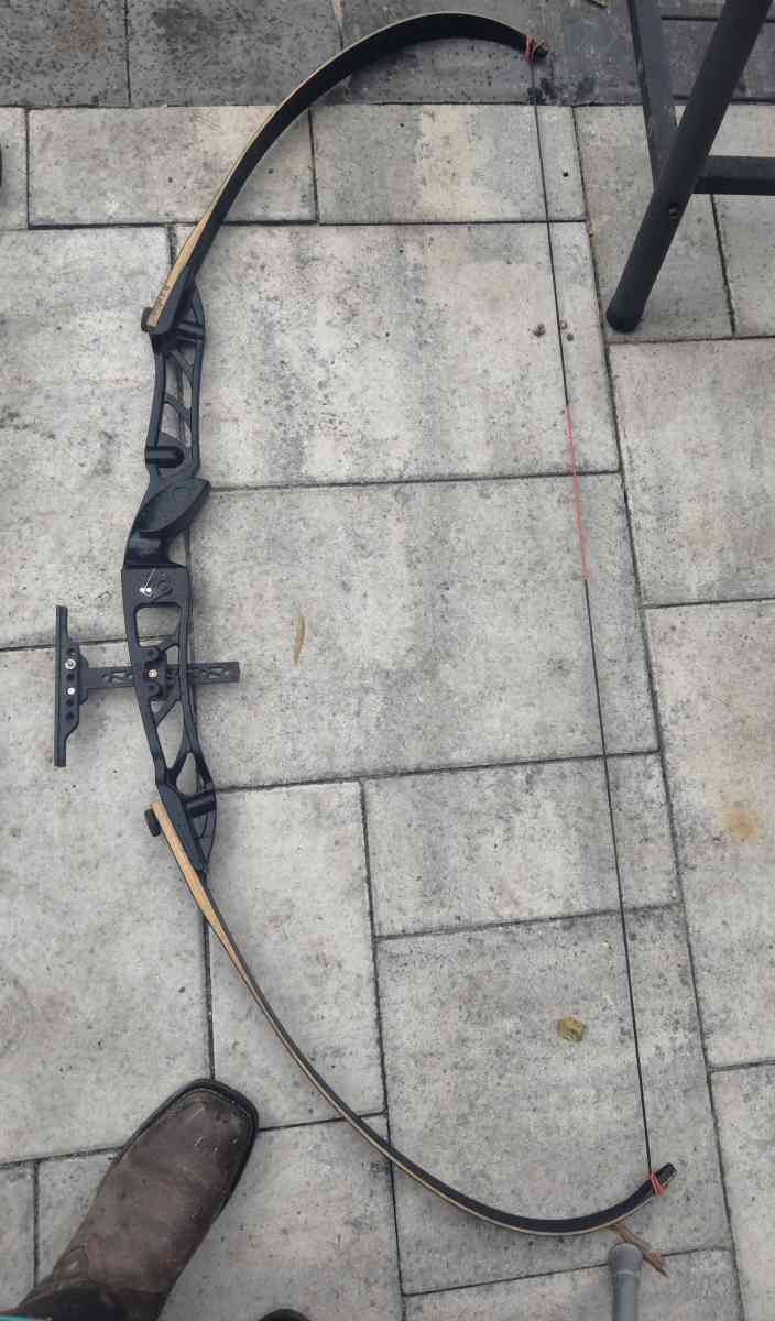 traditional bow compound bow and arrows