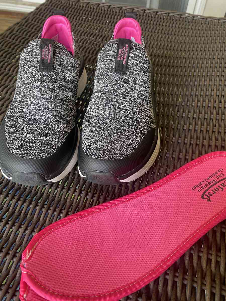 Sketchers Stretch Fit