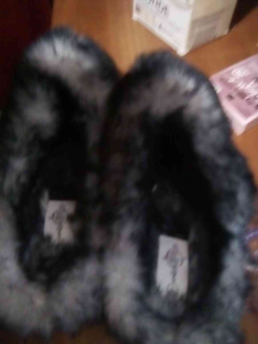 furry house shoes womens size 9 half