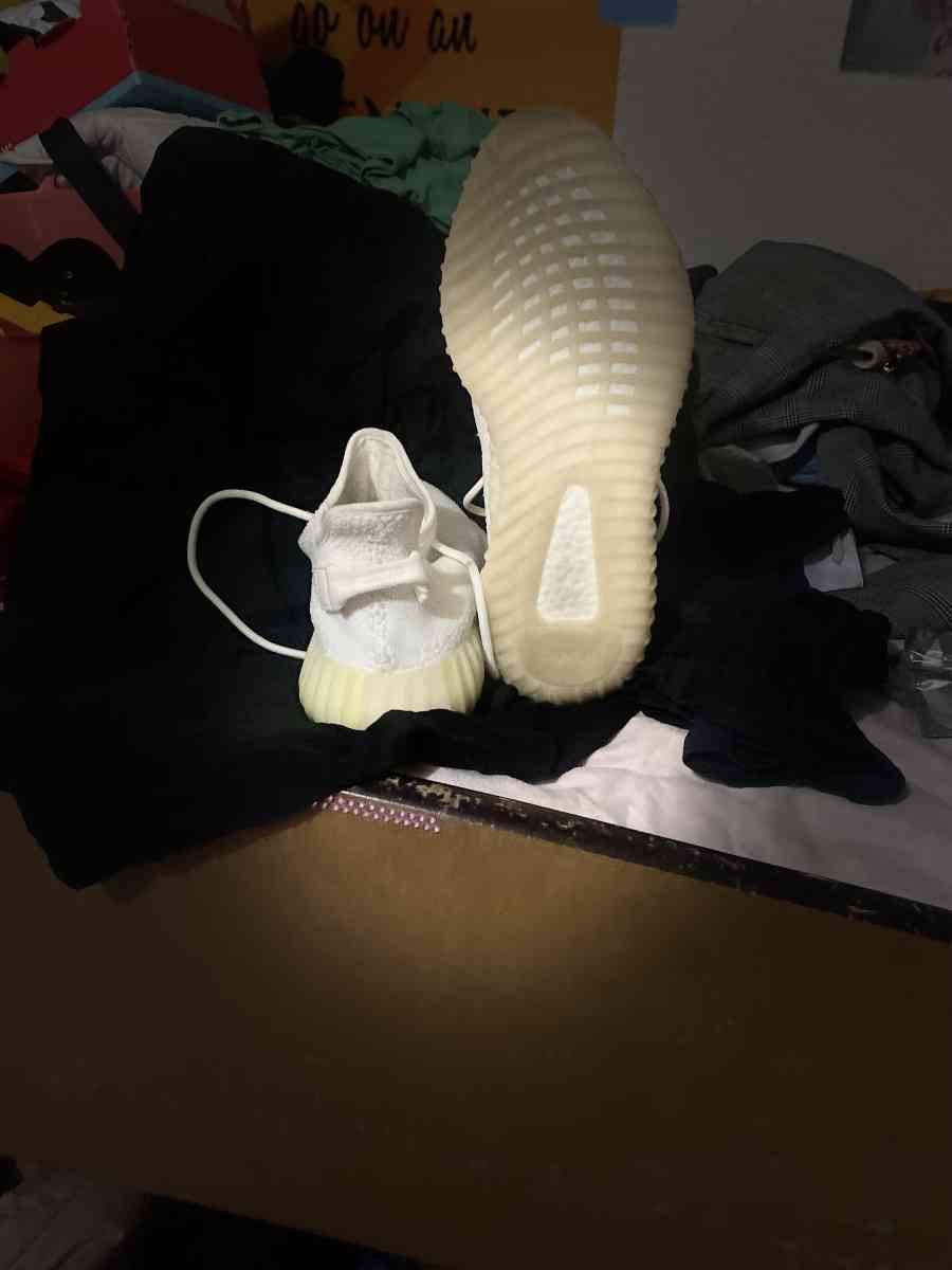 Yeezys cream Boost 350 V2