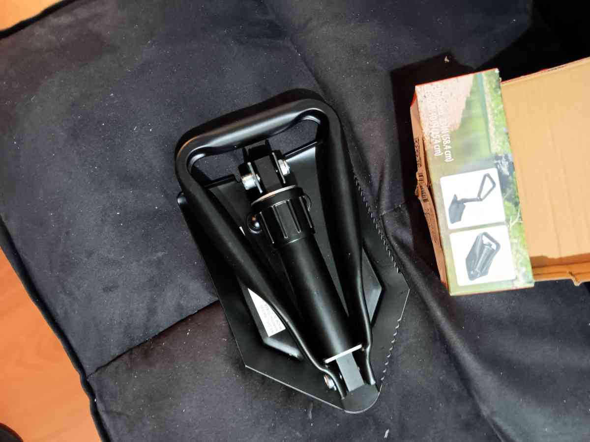 folding camp shovel