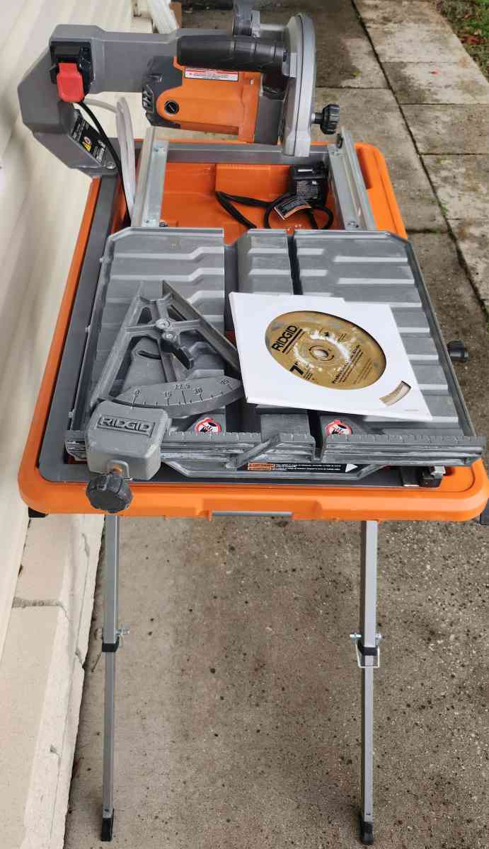 Ridgid R4031S Wet Saw with Stand
