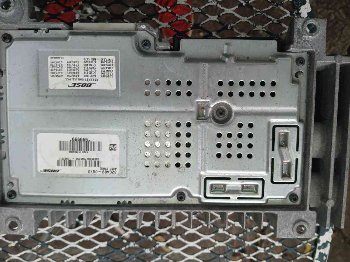 20172018 NISSAN ARMADA AMPLIFIER BOSE AUDIO SYSTEM  RH QUART