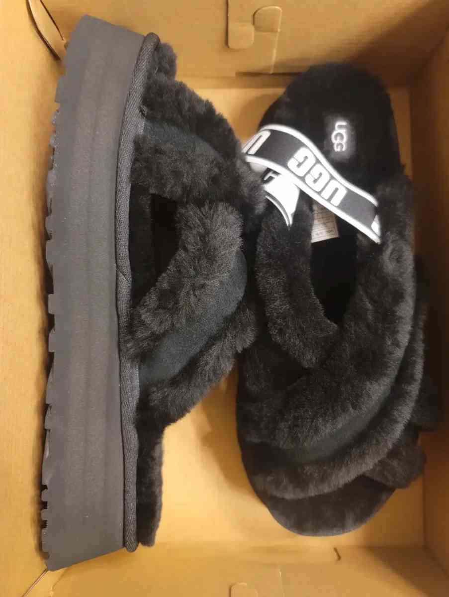 Ugg Slides size 11