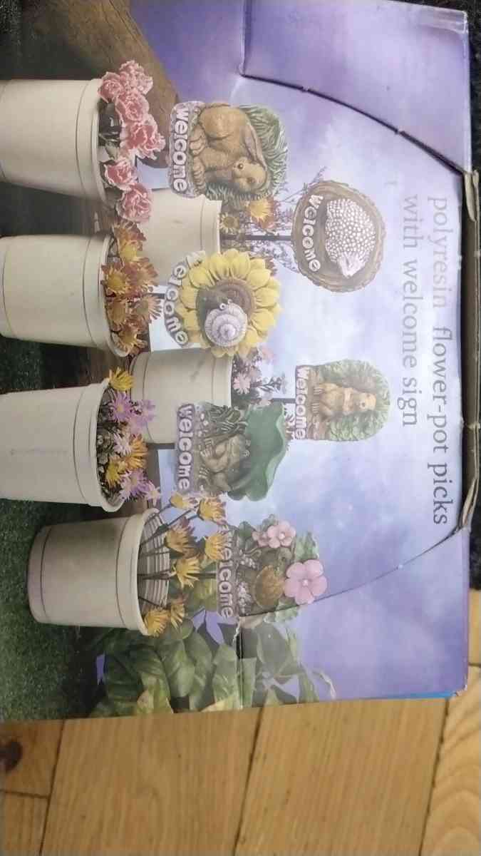 welcome signs for your front yard of a house