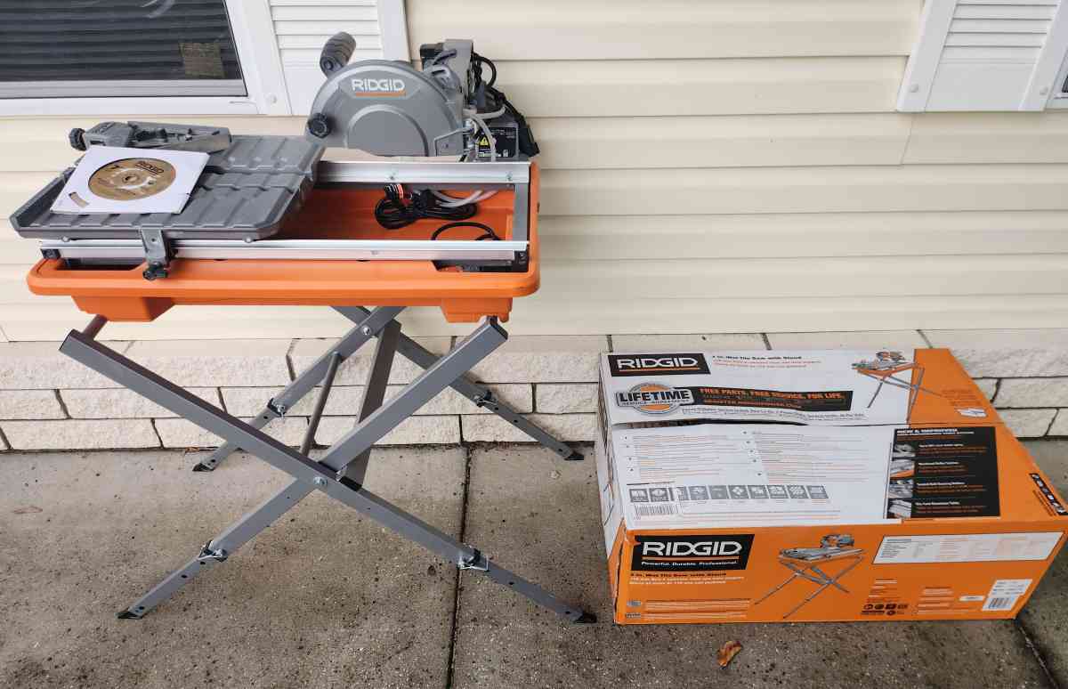 RIDGID Wet Tile Saw with Stand