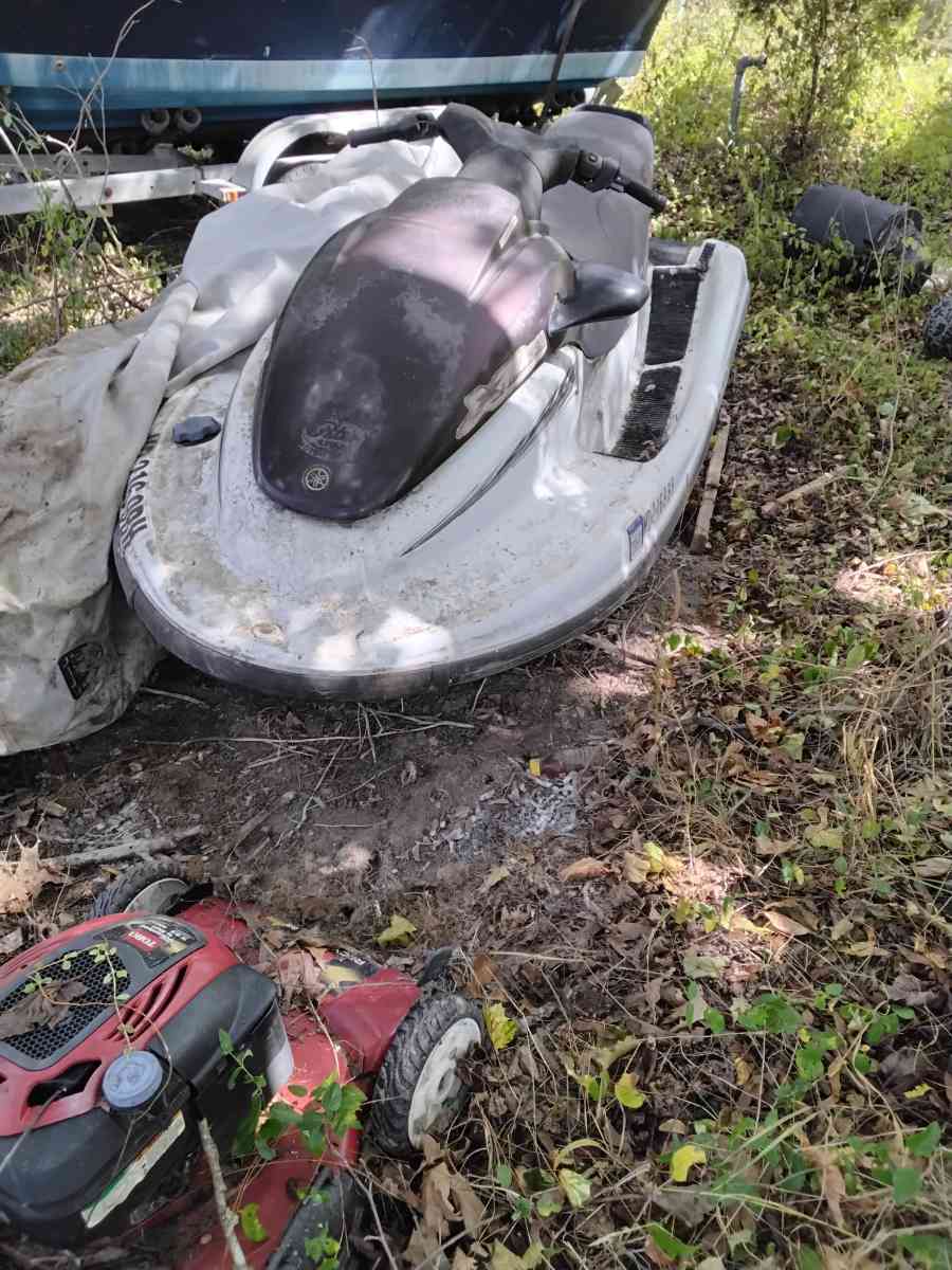 Yamaha Jet Ski XL 1200 Needs Work as is