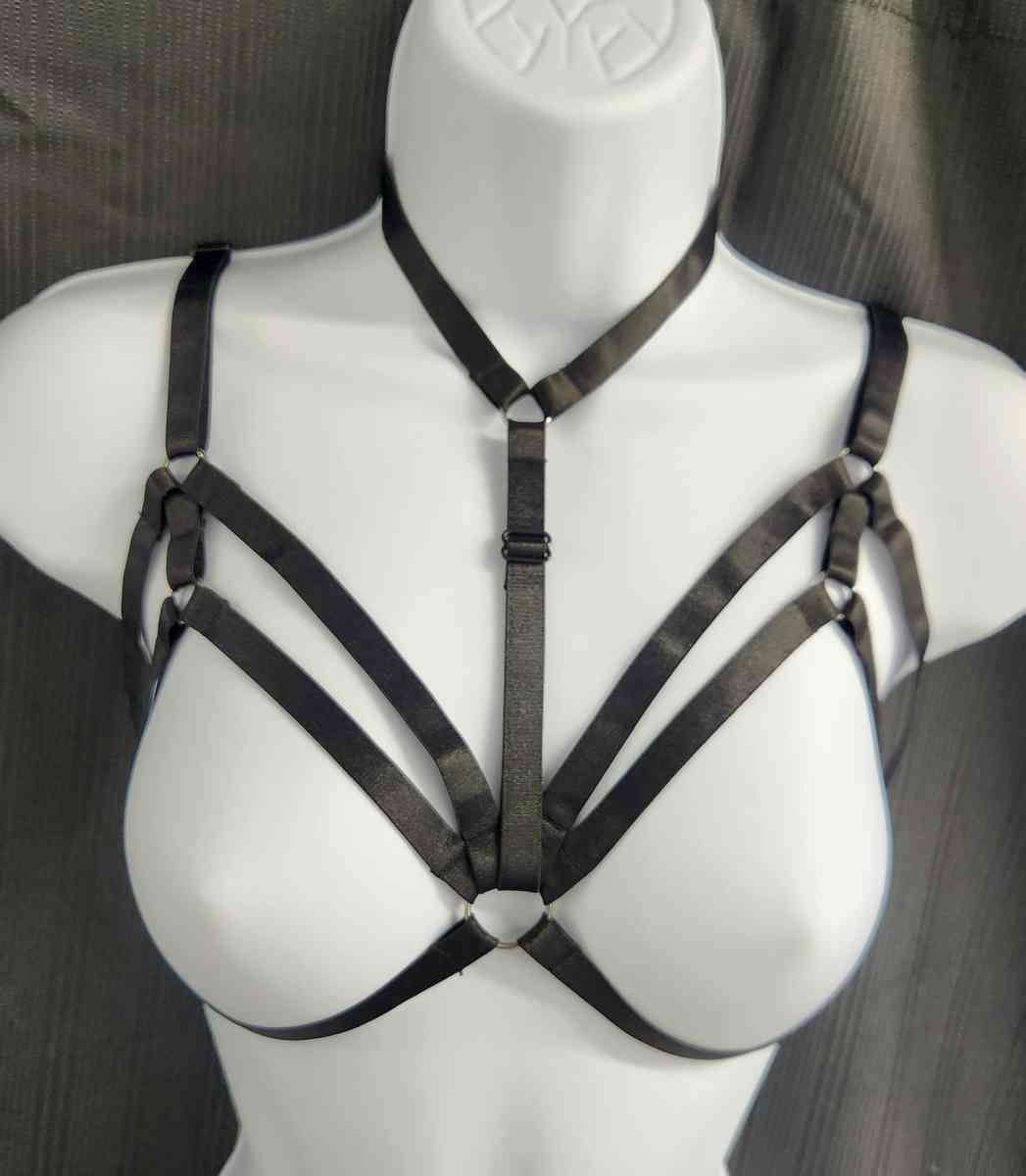 Womens Elastic Adjustable Body Harness Cupless Bra Accessory