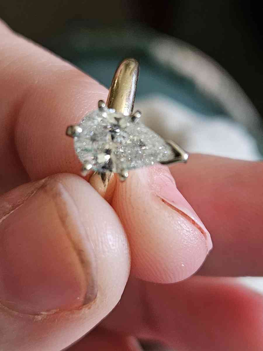 1ct Natural diamond engagement ring