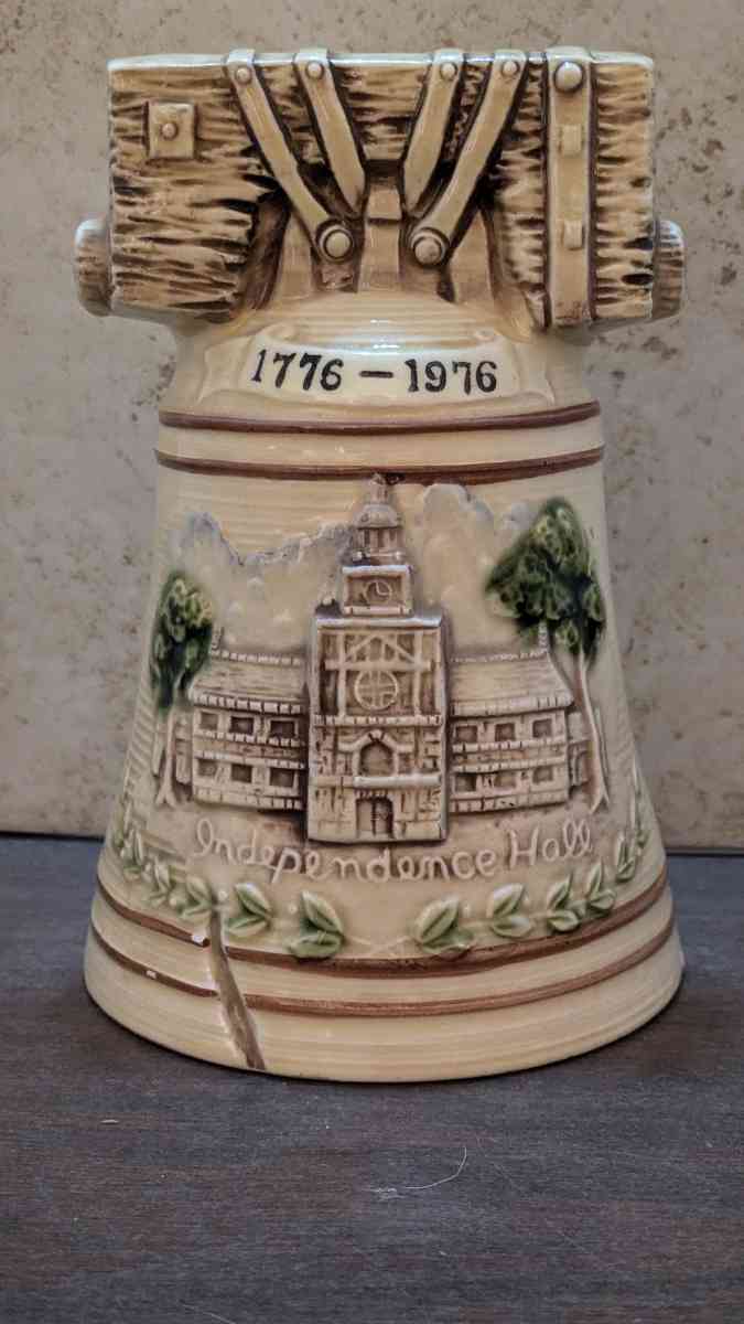 Repo Bicentennial Liberty Bell Planter Beige