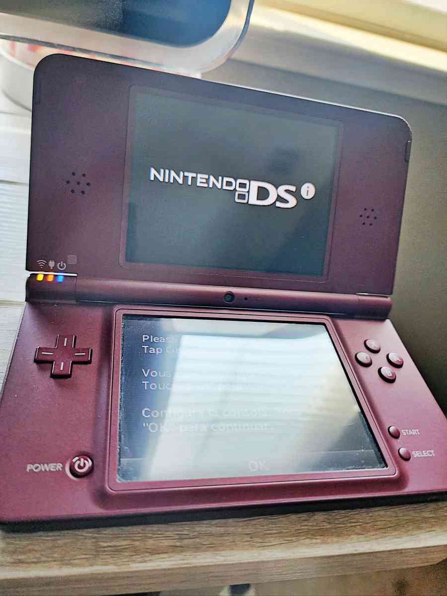 Nintendo DSi XL Burgundy Color